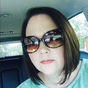 Meet your Posher, Mistie